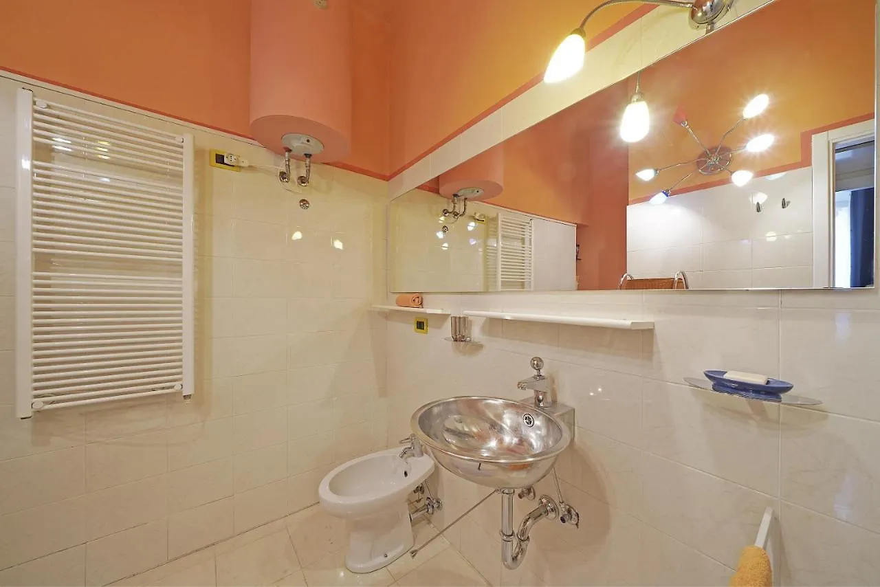 Appartamento Nelly Salo Apartment